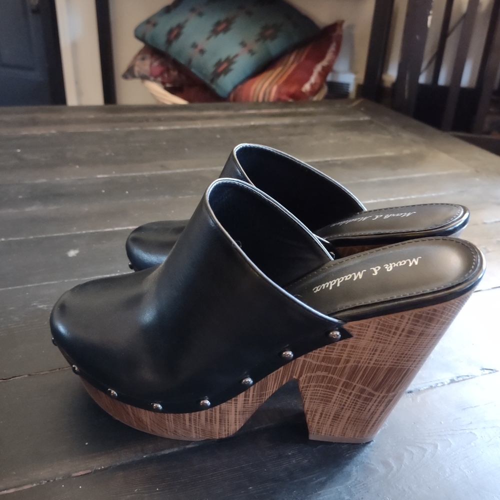 Leather mules